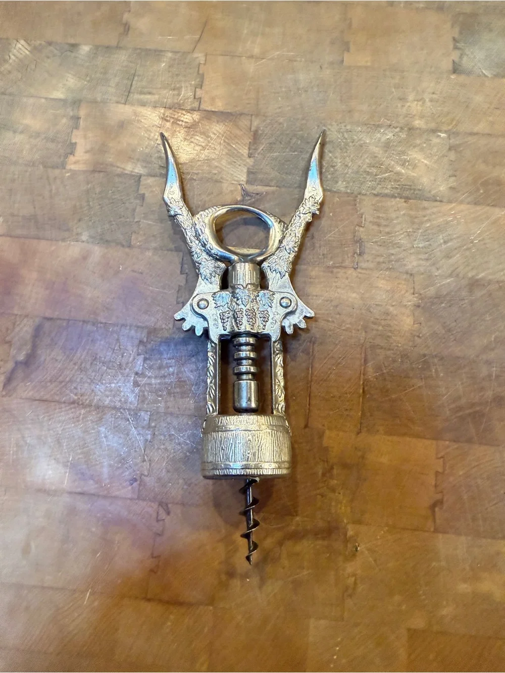 Vintage-Style Silver Winged Corkscrew Bottle Opener Grapes ordinate